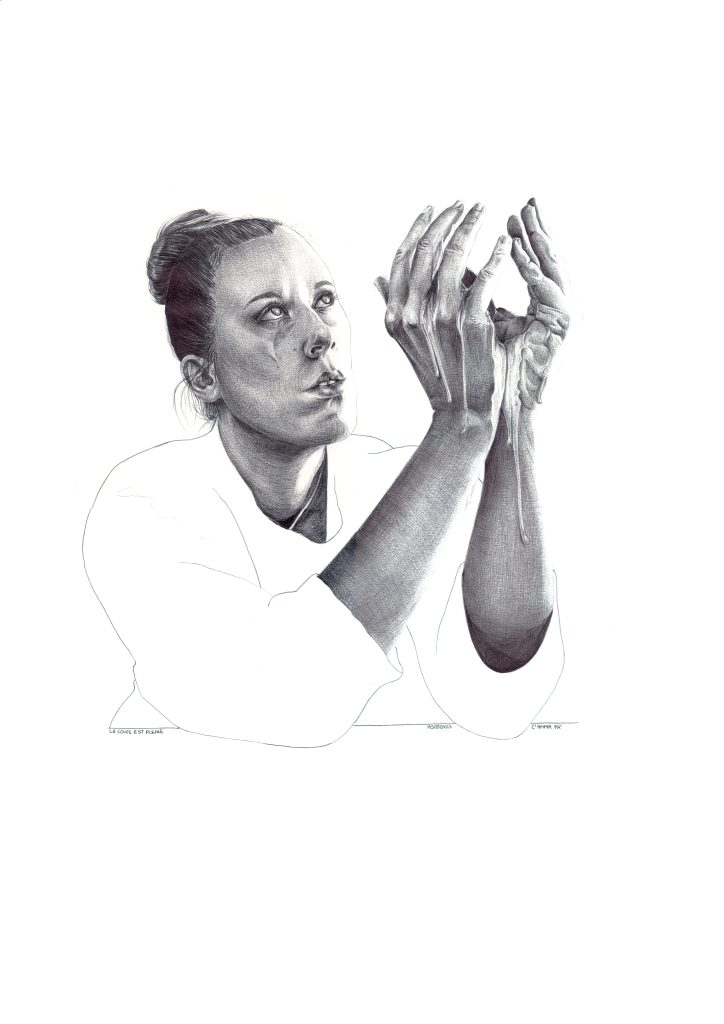 dessin au stylo BIC noir Femme élevant les mains en coupe devant son visage.